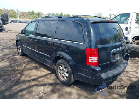 2010 Chrysler Town & Country Touring из США, поврежденный, VIN 2A4RR5D12AR359509